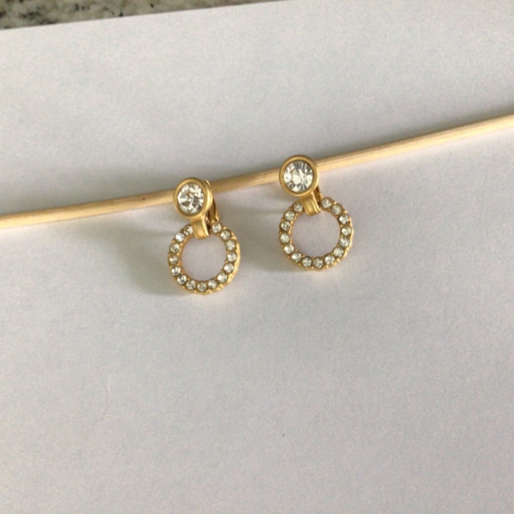 Brushed gold CLIP earrings - Picture 2 of 3